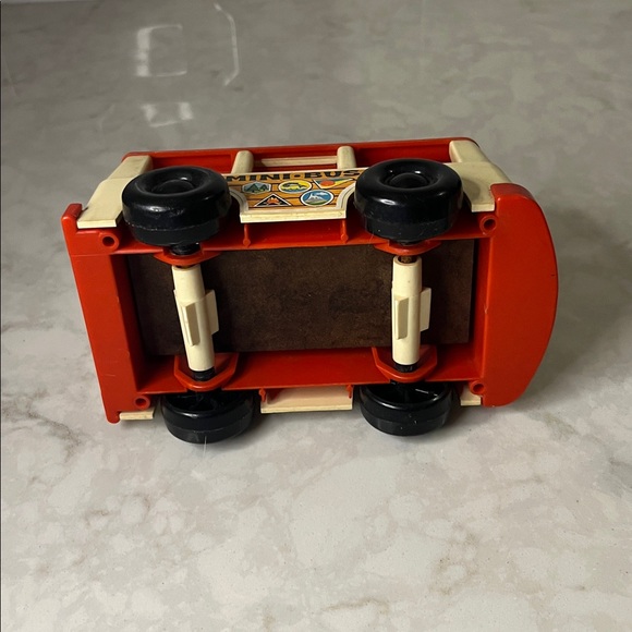 Vintage Fisher Price Little People 1969 Mini Bus With 4 Little People - Picture 7 of 9